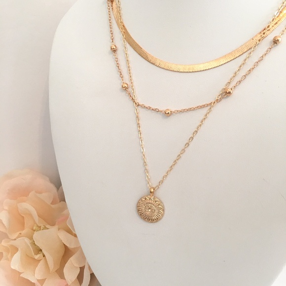 Boho Multilayer Medallion Chain Necklace - Picture 3 of 9